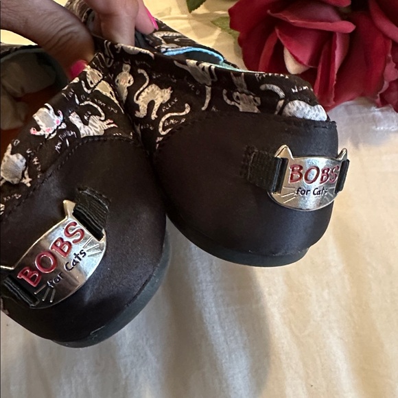 Skechers BOBS Black Slip-On Flats with Cat Print Sz 9 - Picture 3 of 6